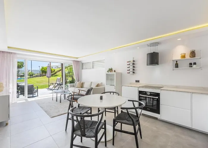 Azahara1 Beautiful Apartment Frontline Golf