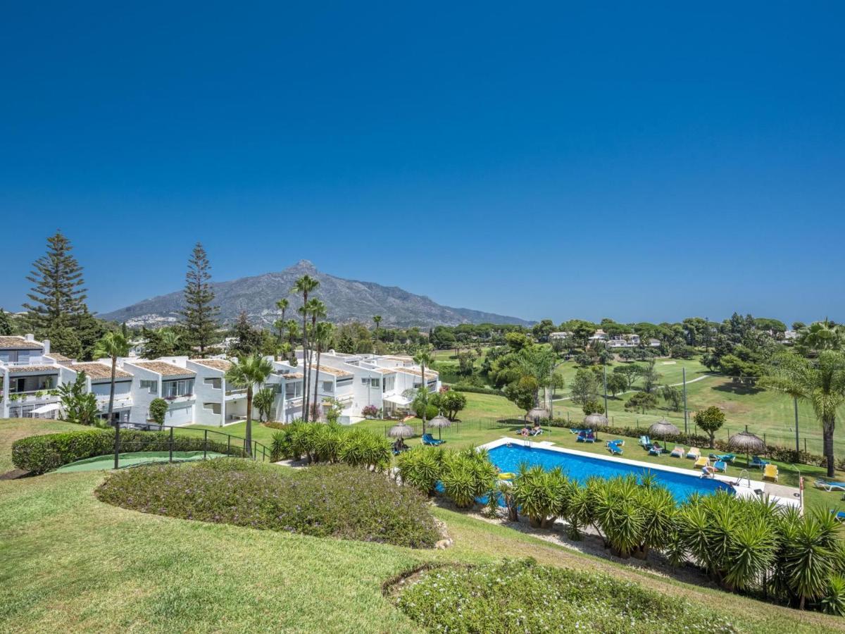 Azahara1 Beautiful Frontline Golf Marbella