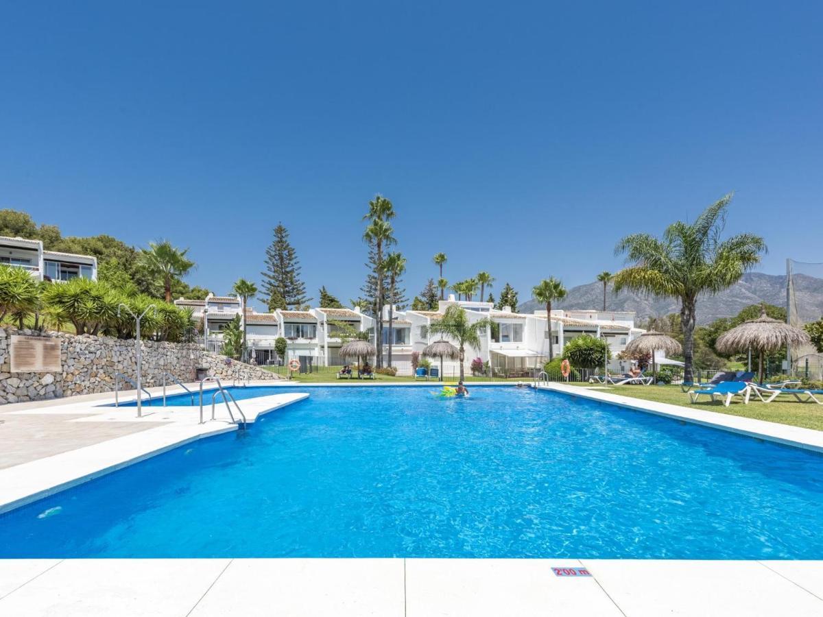 Azahara1 Beautiful Frontline Golf Marbella